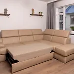 Lundur Apartments - Down Town