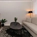 Framnesvegur - Two Bedroom Central Apartment