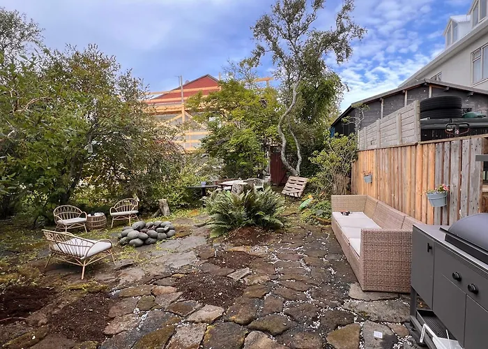Casa Disa - Dreams, A Boutique Guesthouse In Reykjavik City\'S Central Park And Botanical Garden In Laugardalur, Hot-Spring-Valley