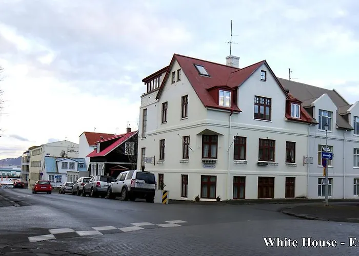 Three Sisters Apartments