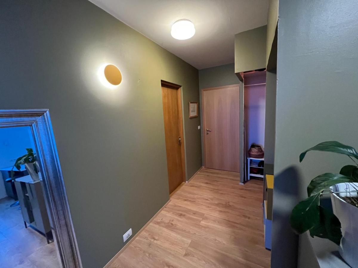 Jm - A Cozy Two Bedroom Apartment *