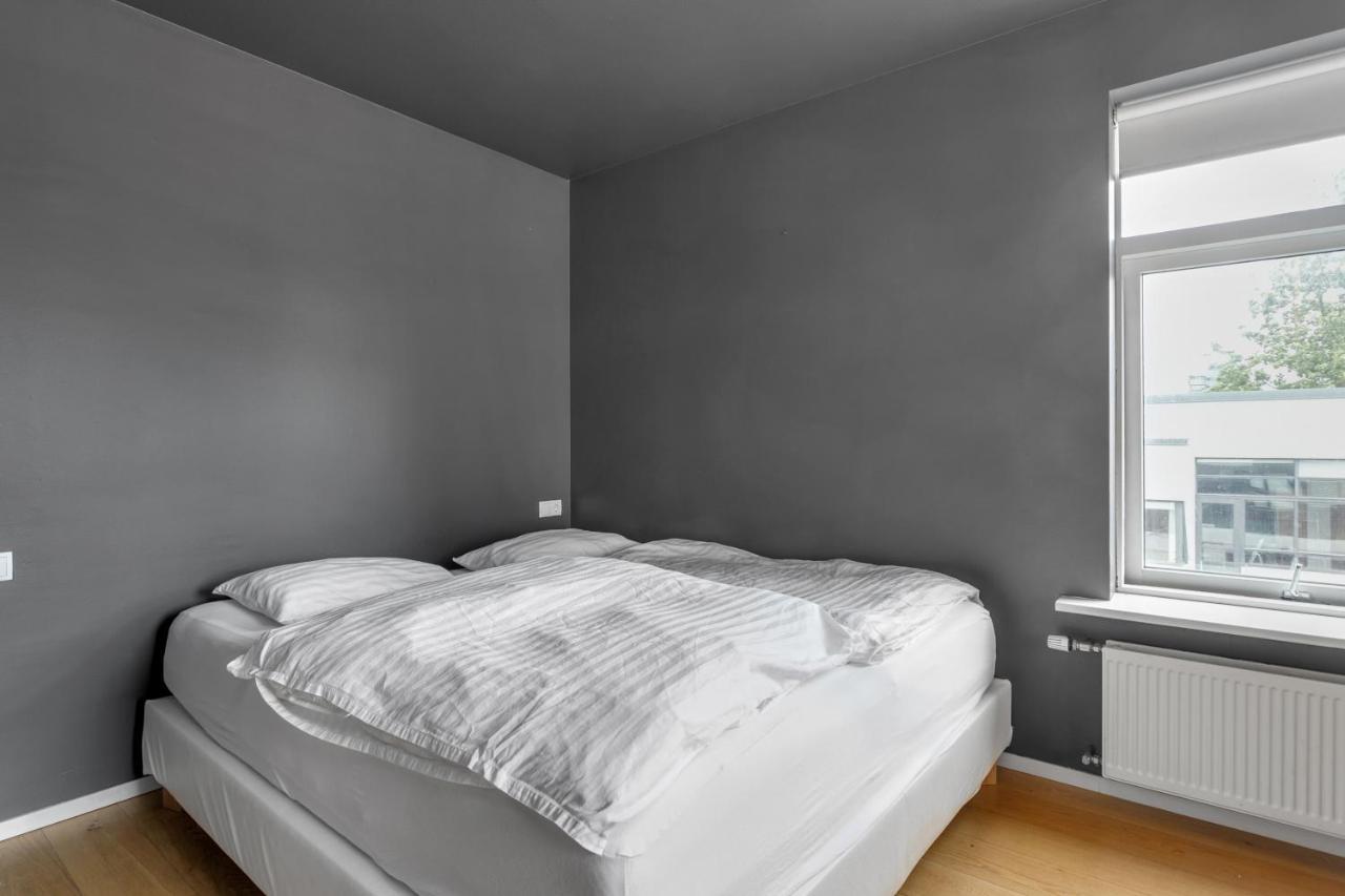 Apartment Lovely 1-bedroom Apt. - Ideal Location