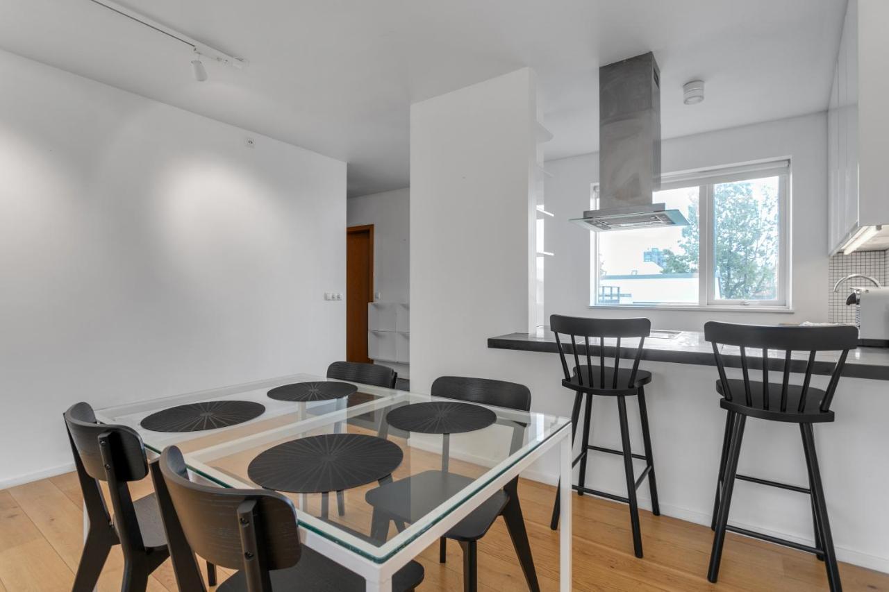 Lovely 1-bedroom Apt. - Ideal Location *