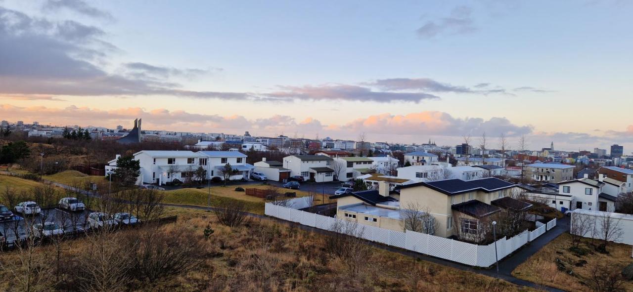 View, Bright & Cozy - Free Parking Apartment Reykjavík