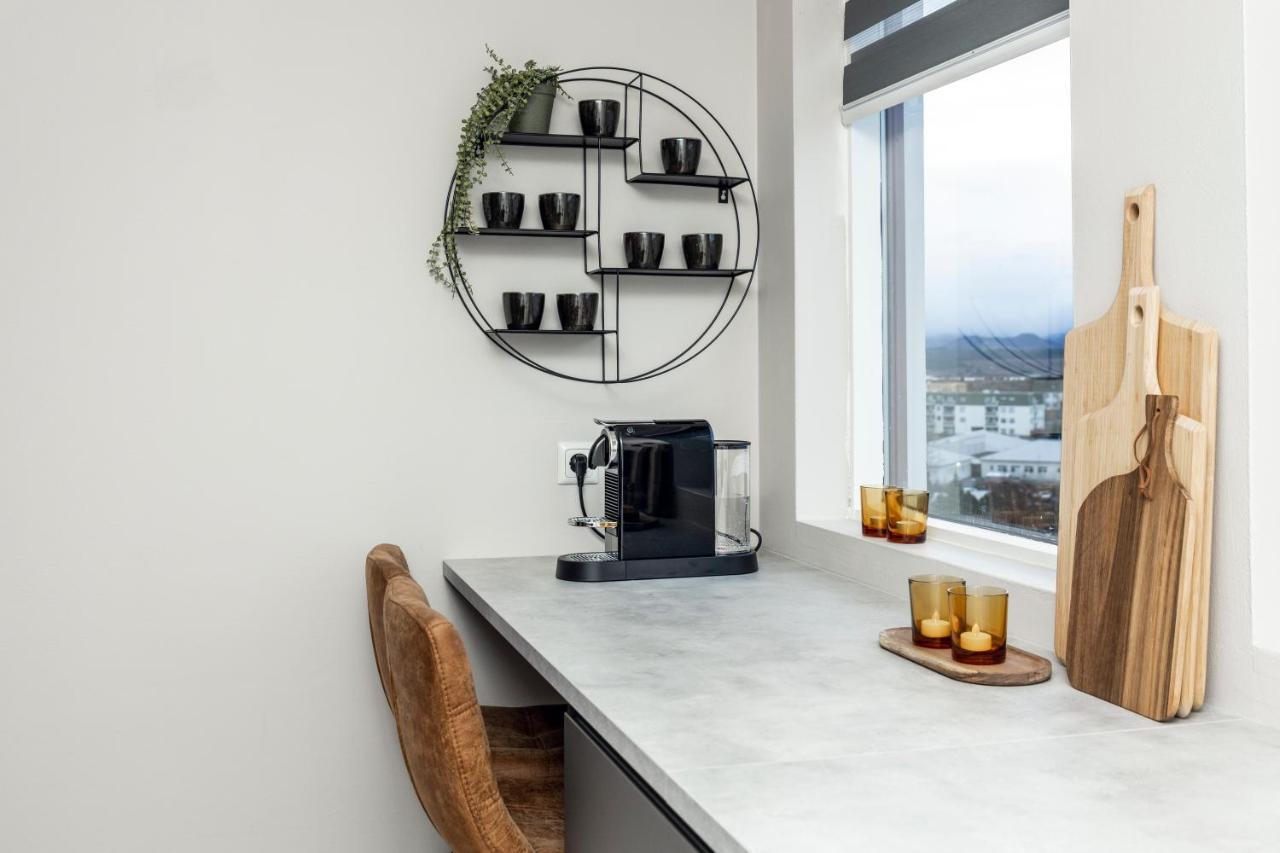 Apartment Cozy With A View *