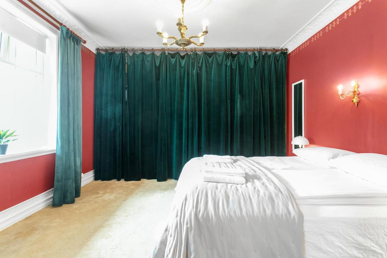 Charming - Amazing Downtown Location Apartment