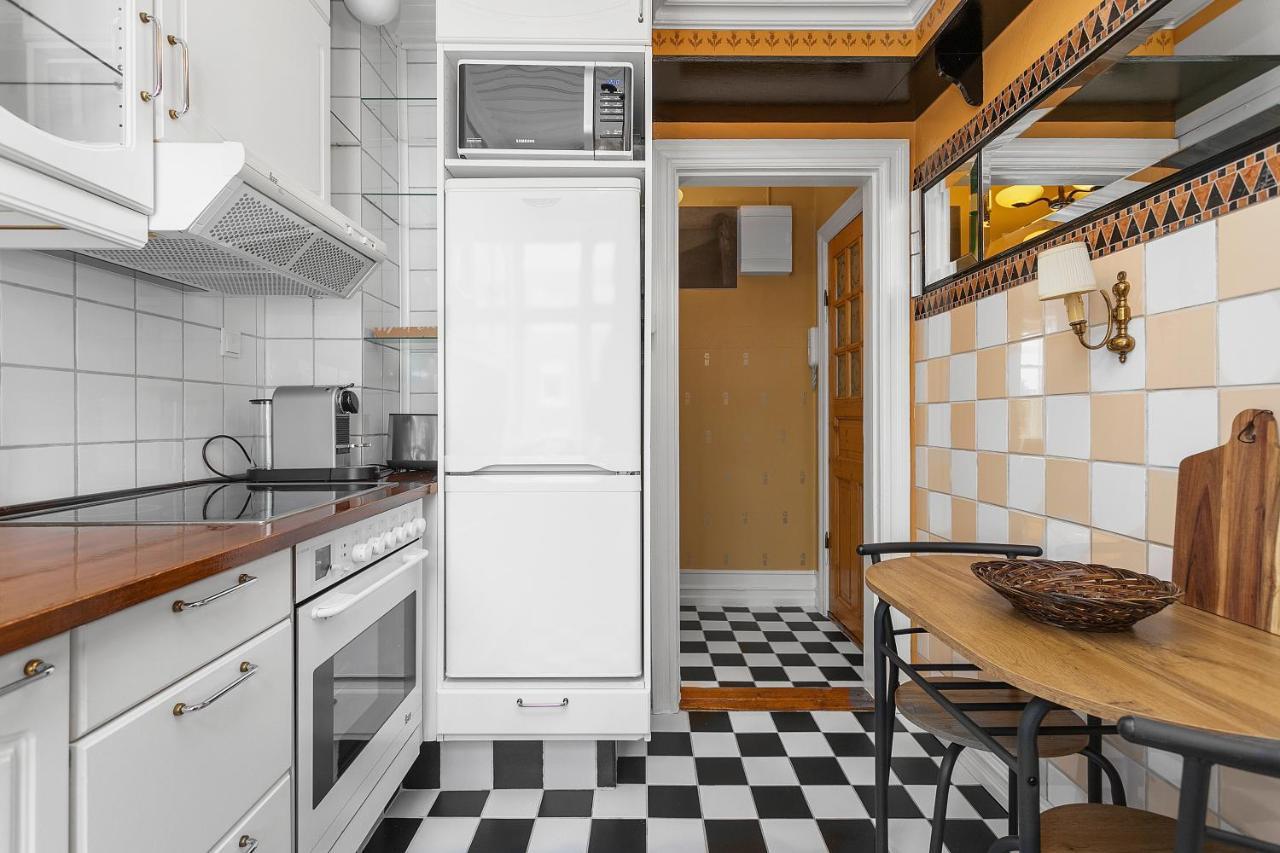Charming - Amazing Downtown Location Apartment