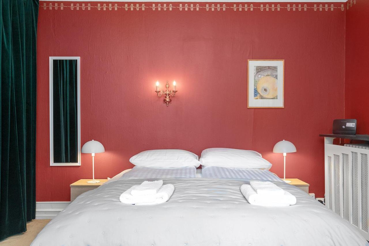 Charming - Amazing Downtown Location Apartment