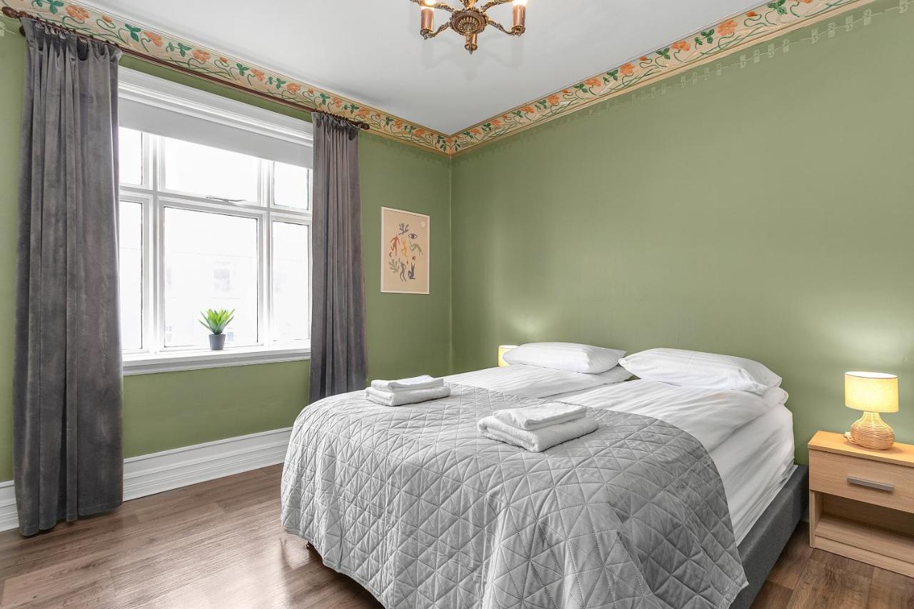Charming - Amazing Downtown Location Apartment