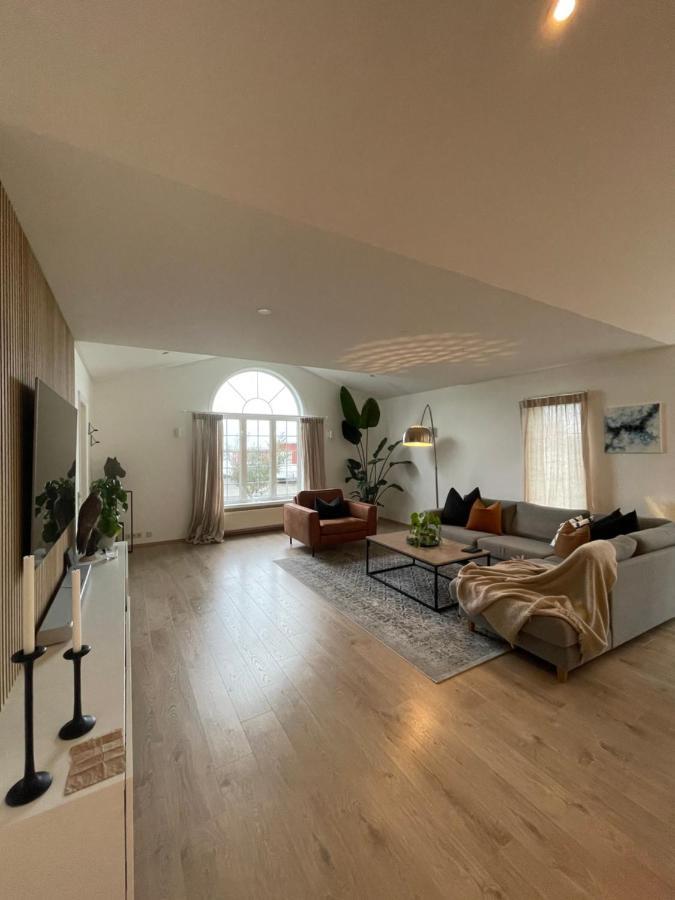 Villa 4-bedroom With Private Gym And Hot-tub Reykjavik