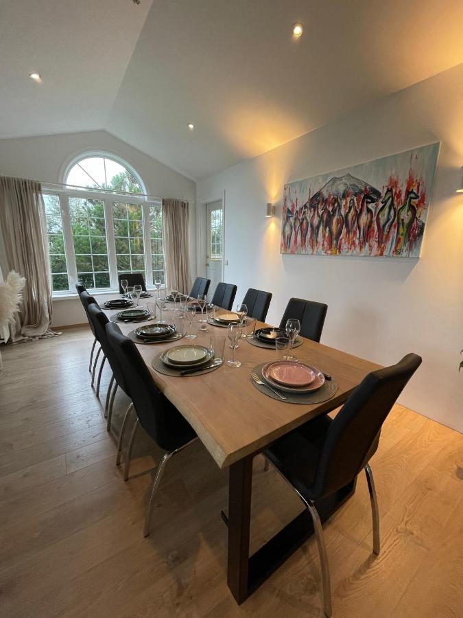 4-bedroom With Private Gym And Hot-tub Villa