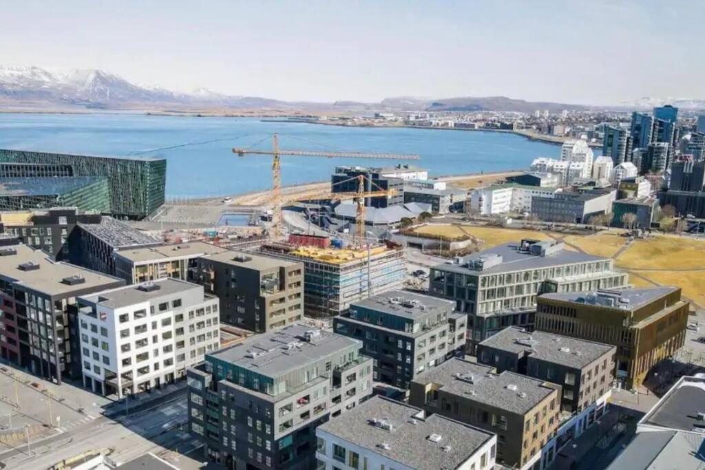 Private Lux 2br & 2ba Center With Free Parking
