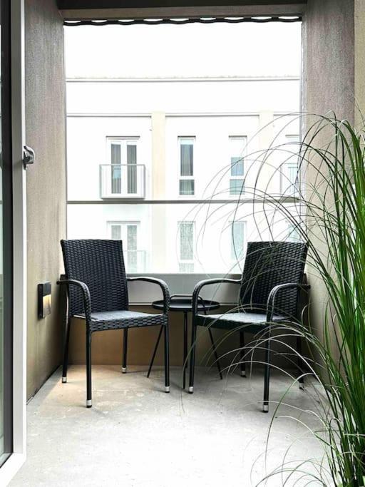 Private Lux 2br & 2ba Center With Free Parking Appartement *
