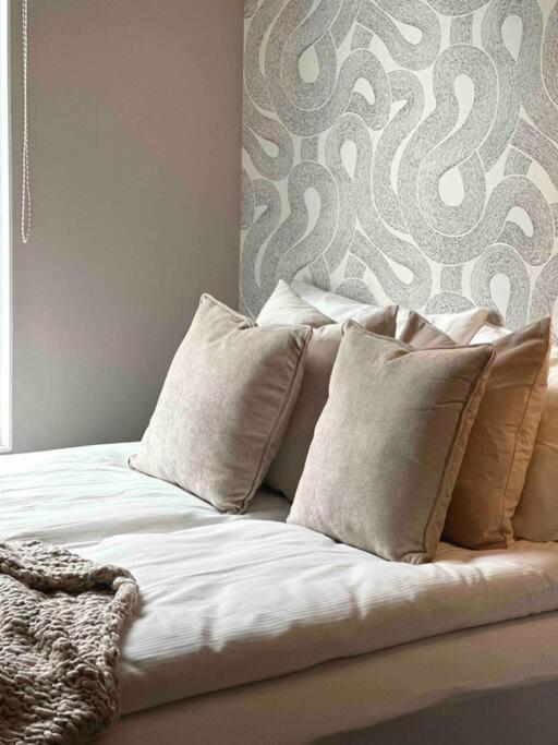 Private Lux 2br & 2ba Center With Free Parking *