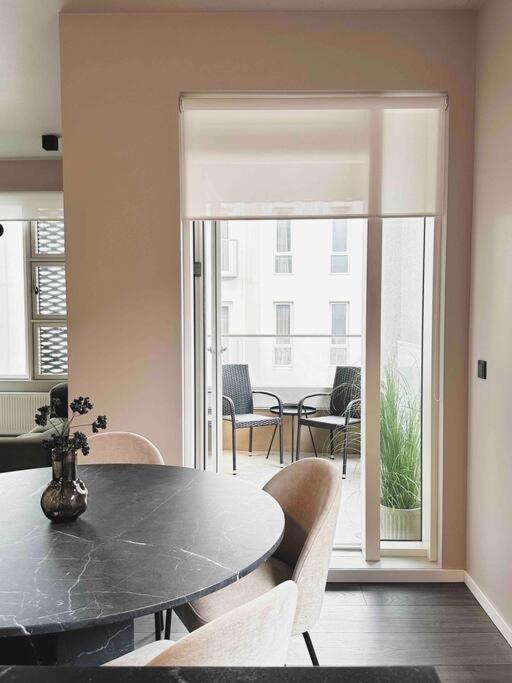 Private Lux 2br & 2ba Center With Free Parking Reykjavik