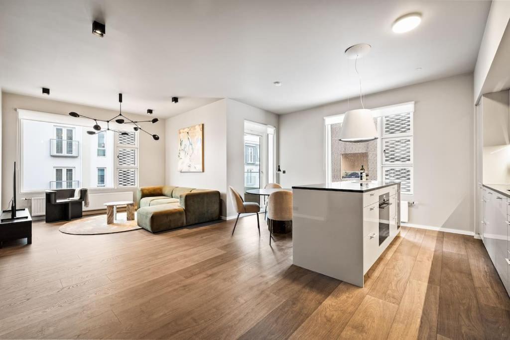 Apartment Private Lux 2br & 2ba Center With Free Parking