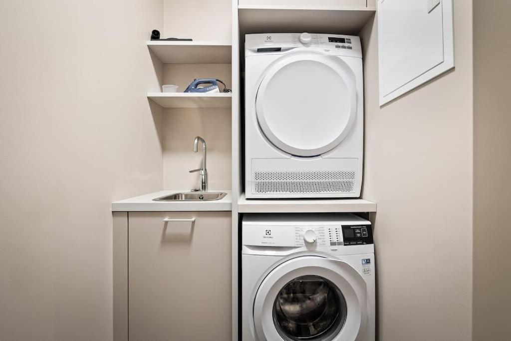 Private Lux 2br & 2ba Center With Free Parking Reykjavík