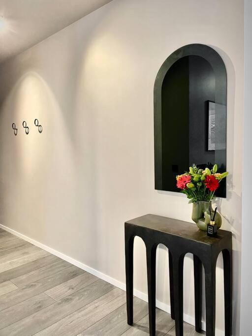 Apartment Private Lux 2br & 2ba Center With Free Parking *