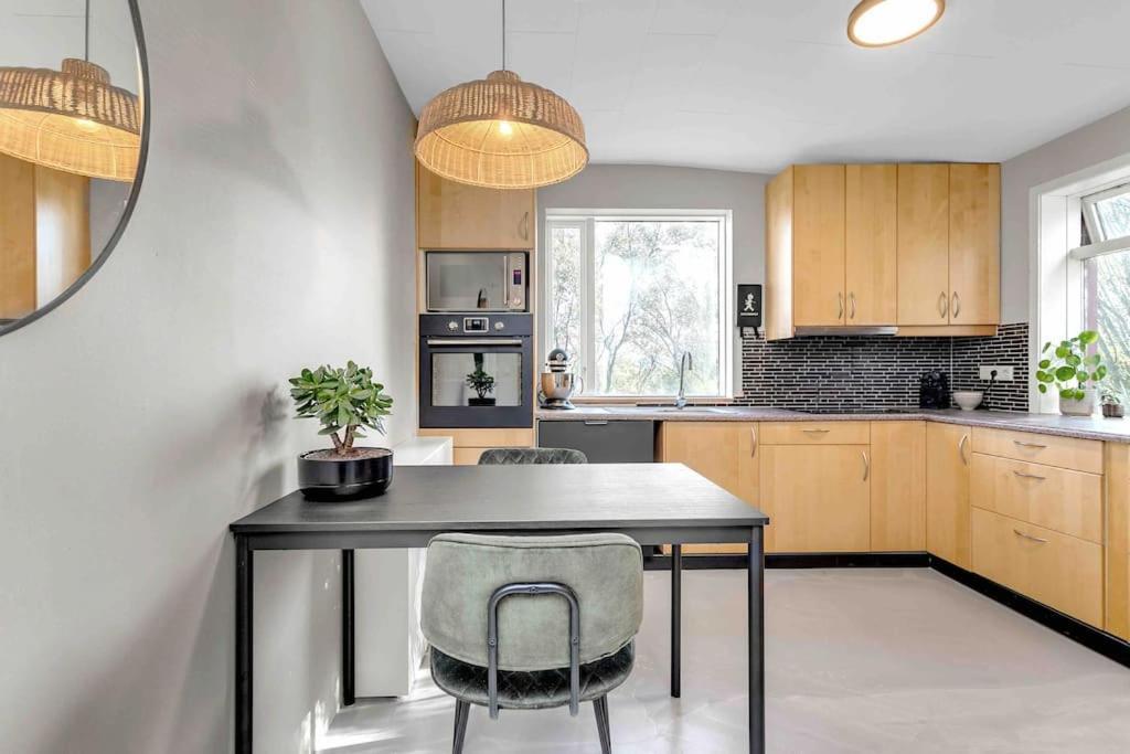 Apartment Bright And Beautiful House Reykjavik