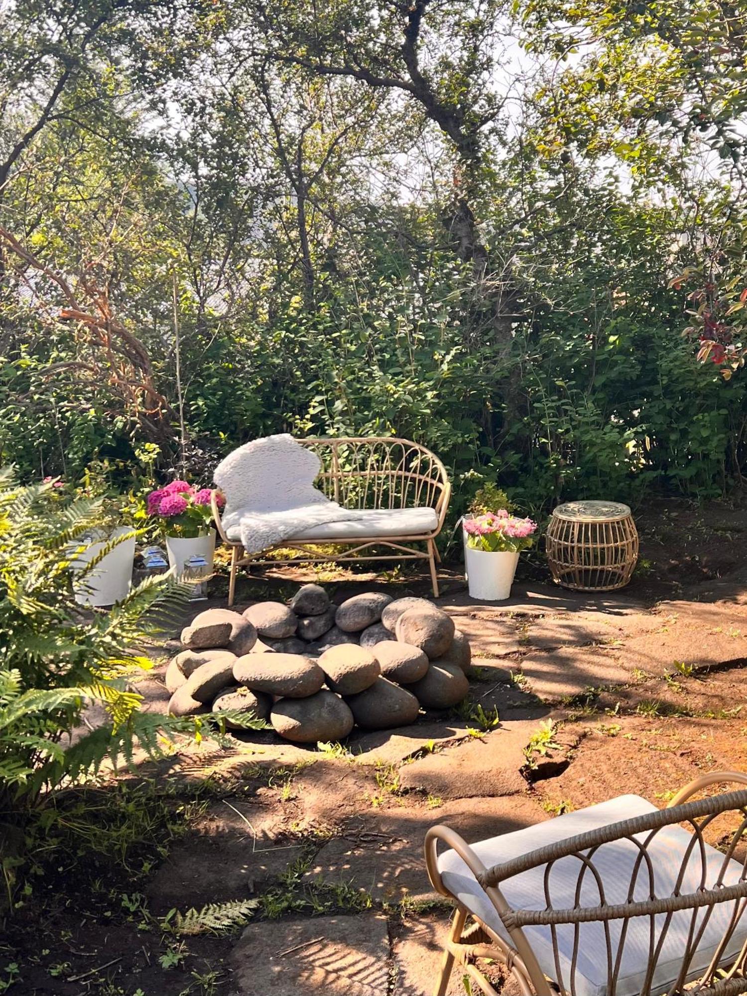 Casa Disa - Dreams, A Boutique In City's Park And Botanical Garden In Laugardalur, Hot-spring-valley *