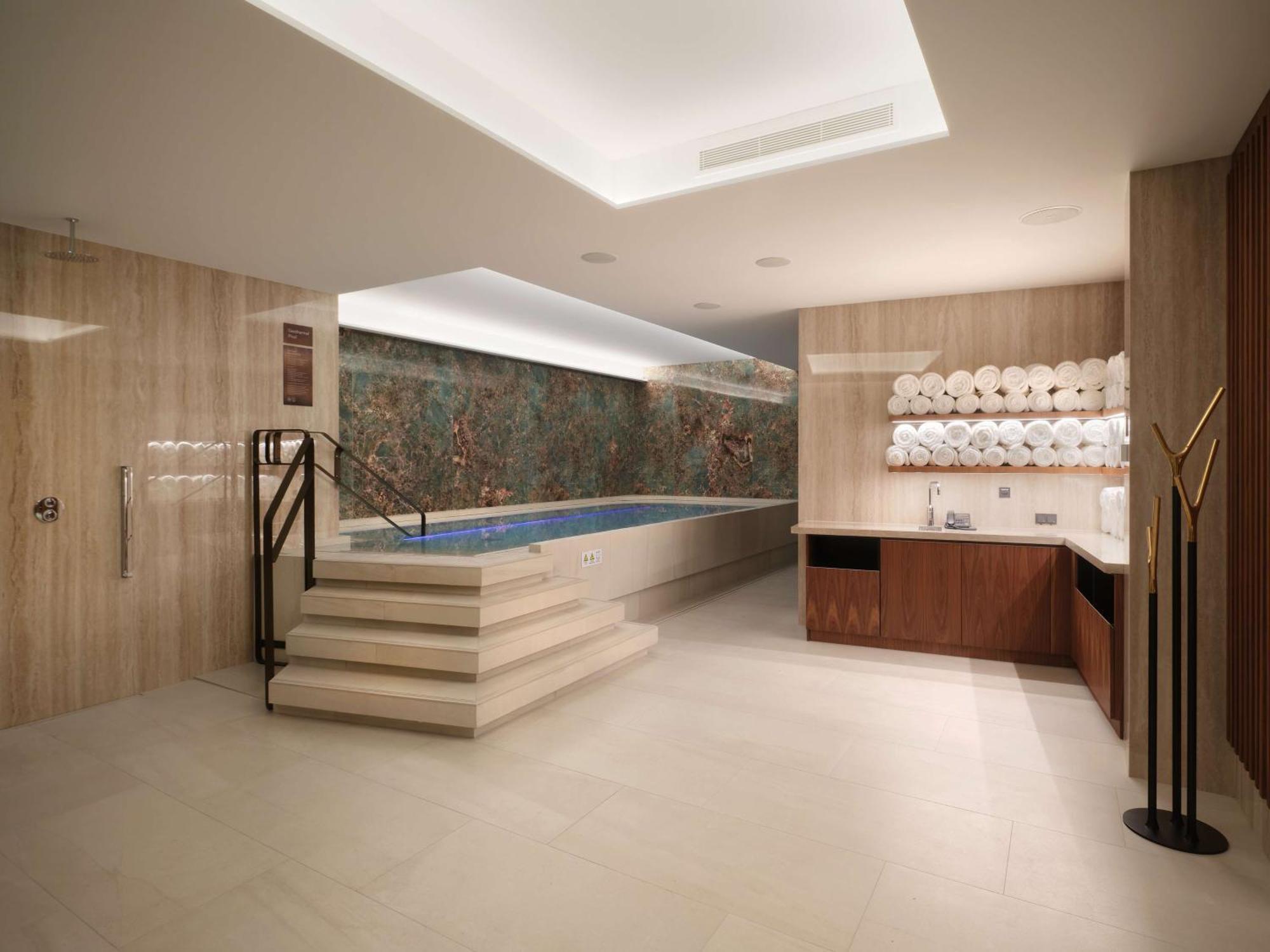 Hotel Iceland Parliament Hotel, Curio Collection By Hilton Reiquiavique