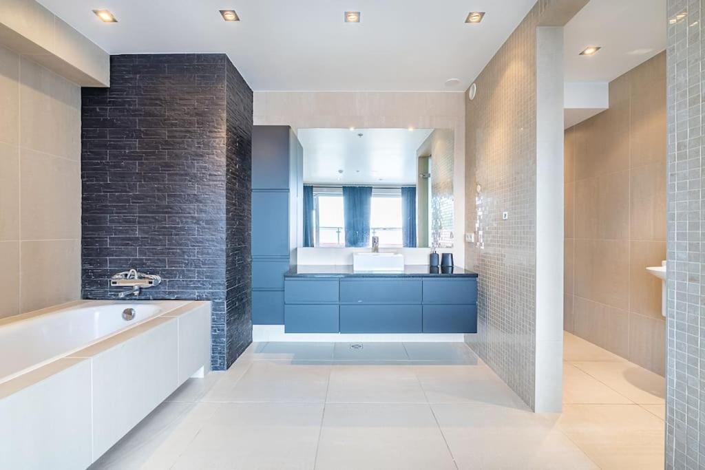 Luxury Apartment, Prime Location Appartement