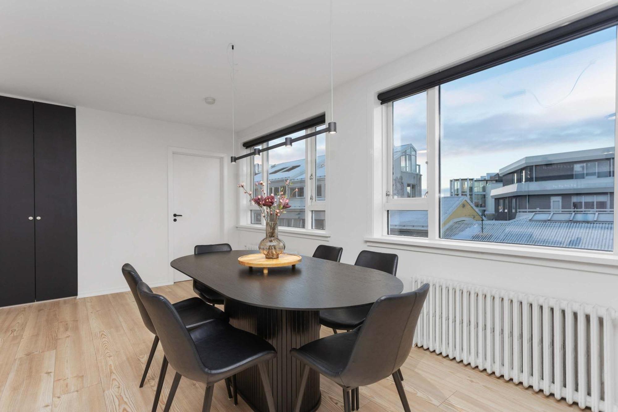 Apartment Spacious 3bedroom On Rainbow Street