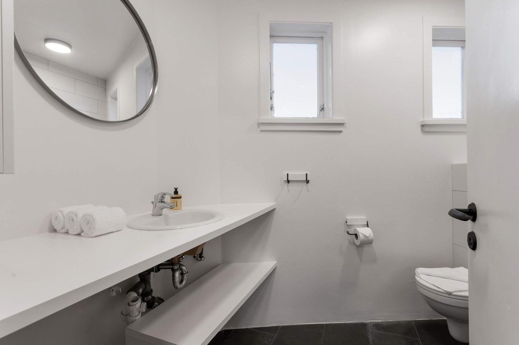 Apartment Spacious 3bedroom On Rainbow Street Reykjavik