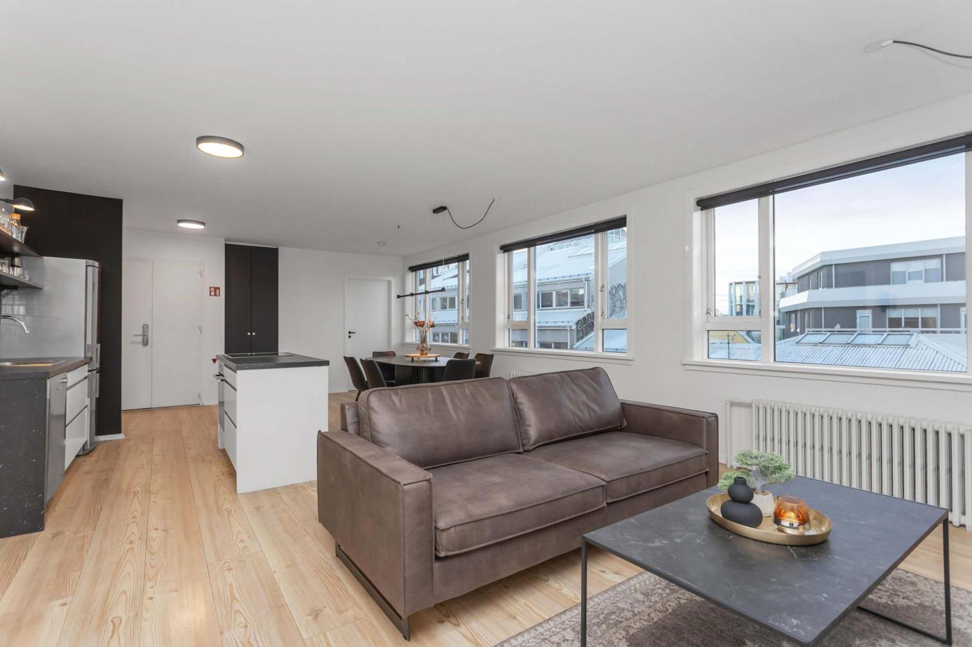 Spacious 3bedroom On Rainbow Street * Reykjavik