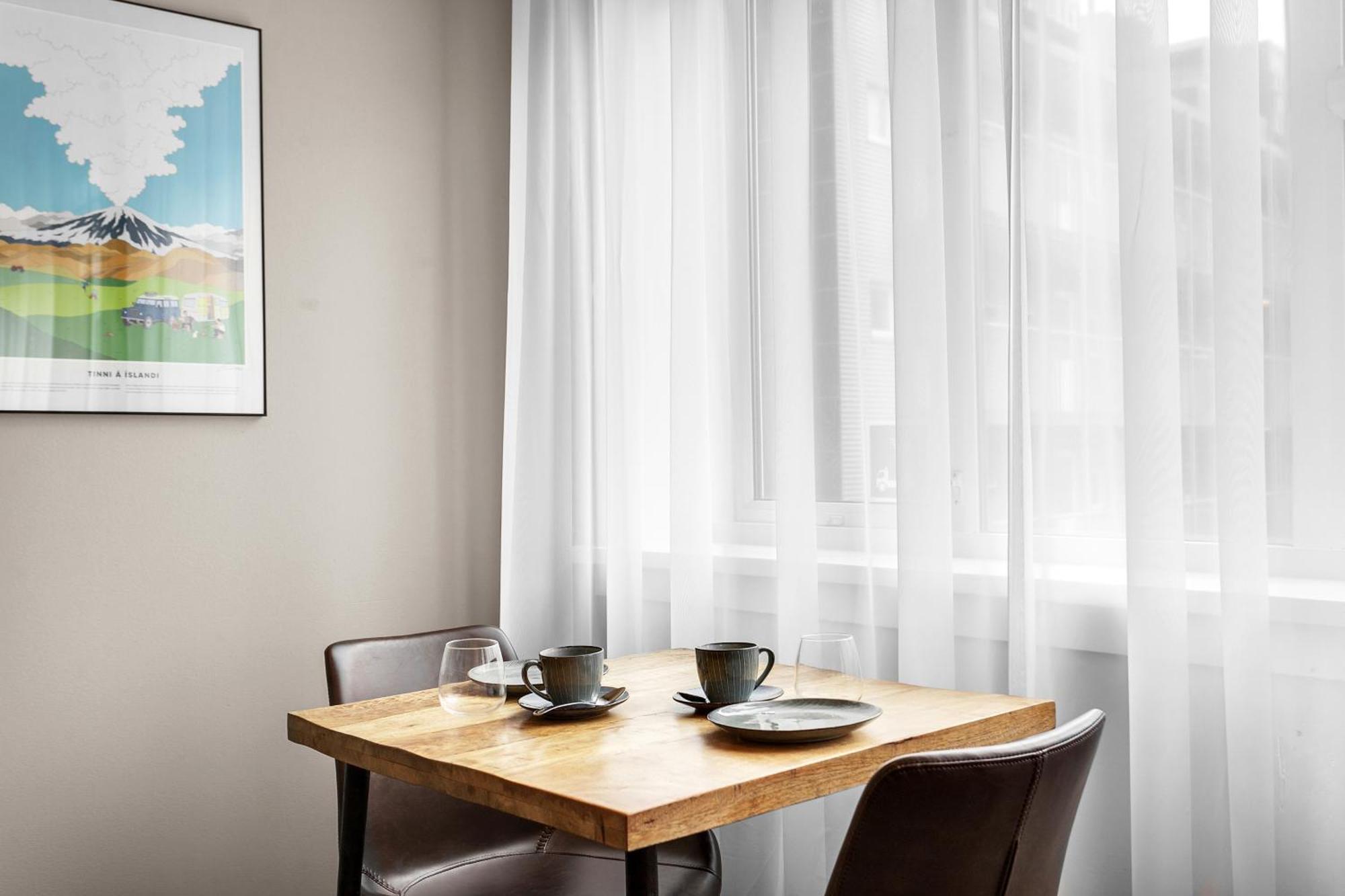 The Swan House By Heimaleiga Aparthotel