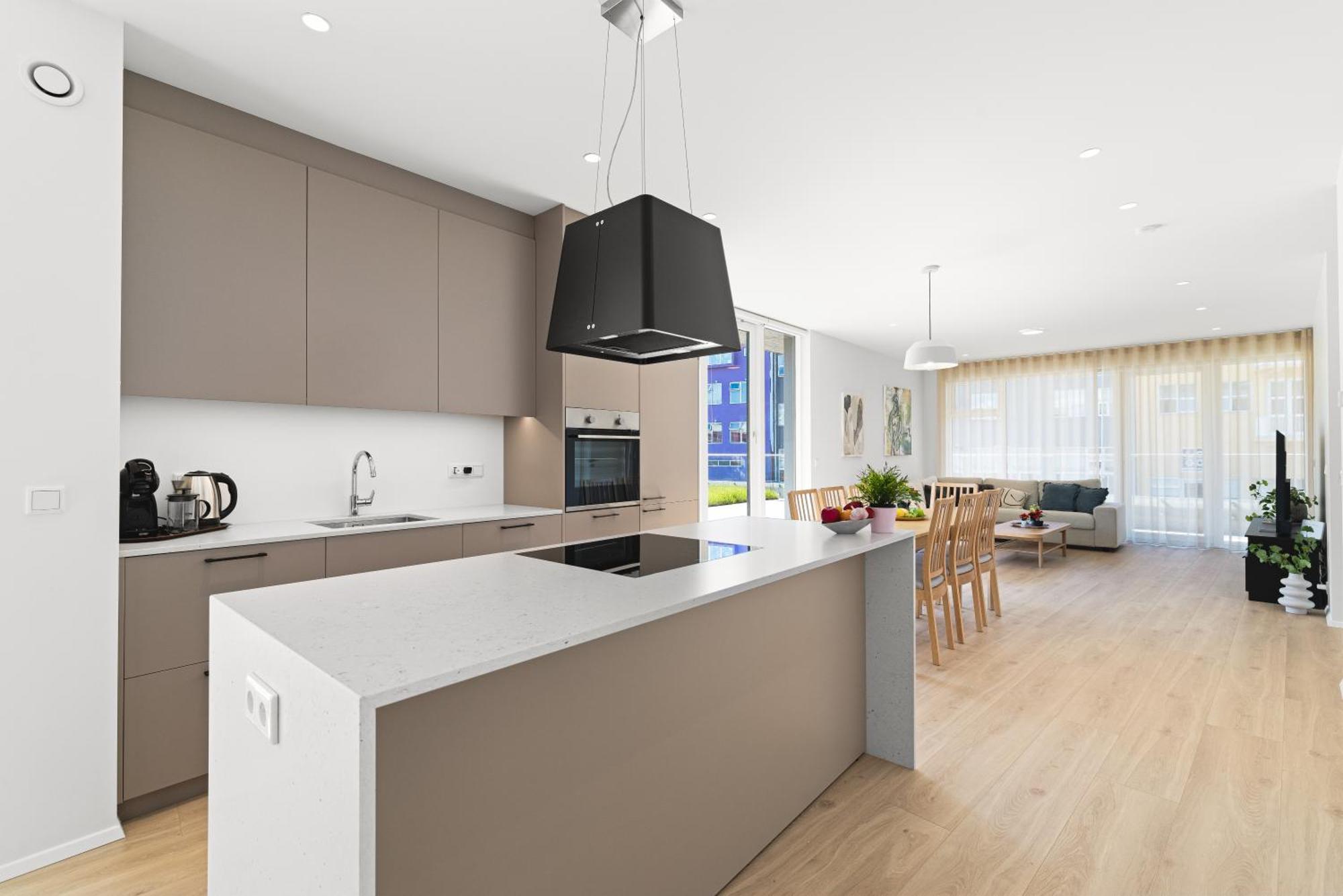 Your Perfect Oasis With Large Porch & Scenic Views Apartment Reykjavik