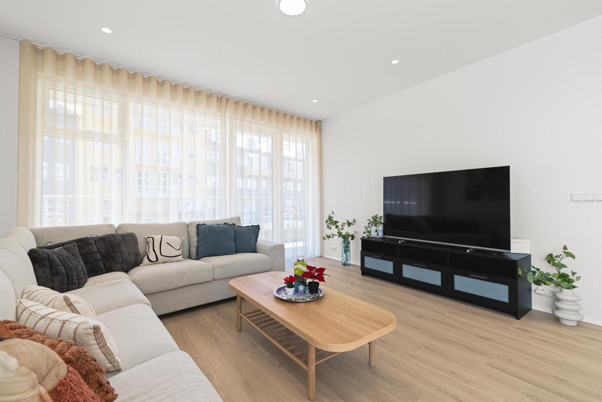 Your Perfect Oasis With Large Porch & Scenic Views Apartment