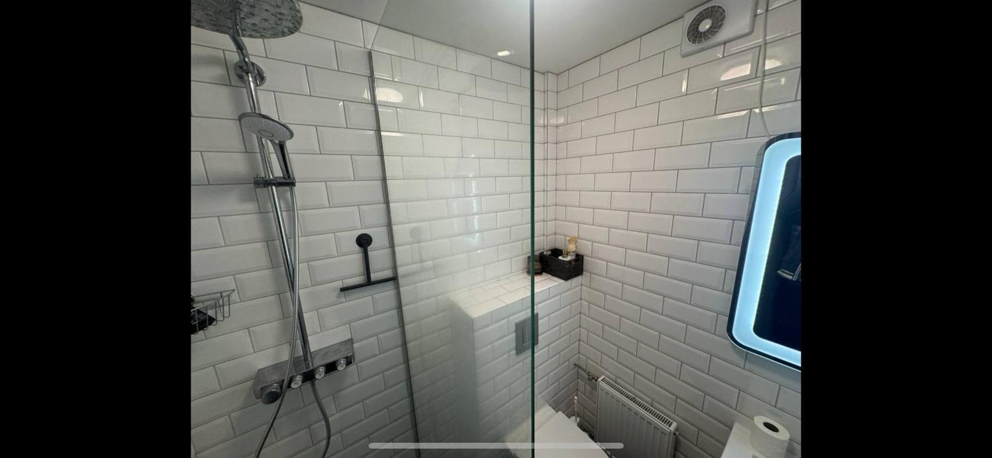 1-bedroom Apt. Washer/dryer, Easy Access To Road 1 Apartment Reykjavík