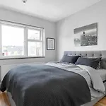 Perfectly Located Reykjavik Apt. - Two Balconies