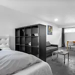 Lovely Studio Apartment With Hot Tub