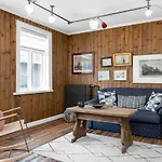 Rustic Retreat In The Center Of Reykjavik