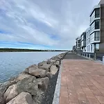 Naustavoer 30