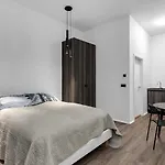 Brand-New Modern Studio
