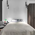 Brand-New Modern Studio