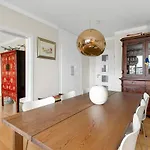 Cozy And Quiet 2Br Apartment