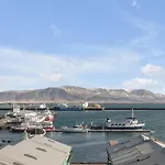 Sunny Reykjavik Apartment - Harbour View