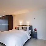 Black Pearl Apartment Hotel