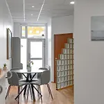 Bright Apartment In The Heart Of The City!