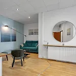 Bright Apartment In The Heart Of The City!