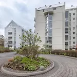 Stylish 2Br With Parking In The Heart Of Reykjavik