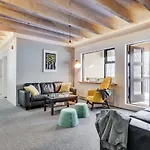 Laekur Hostel