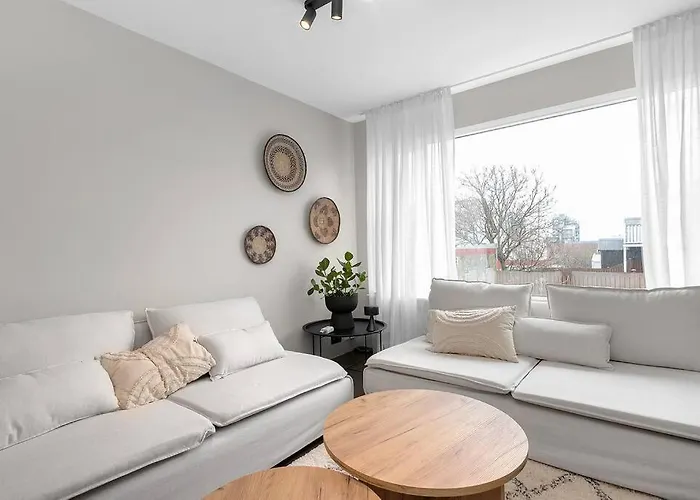 Cheerful 3Br Down Town Newly Renovated