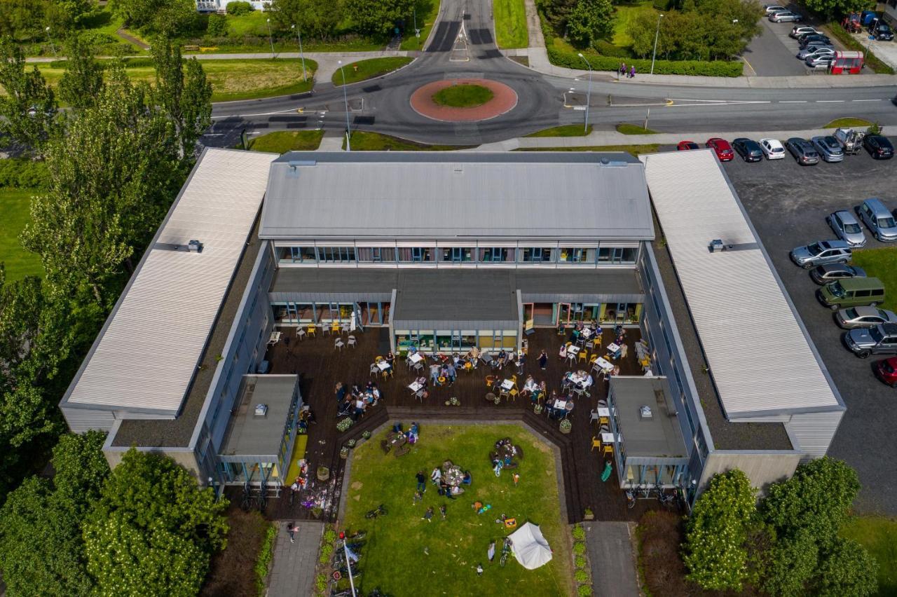 Dalur - Hi * Reykjavík