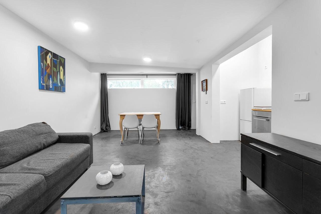Lovely Studio With Hot Tub Apartment *