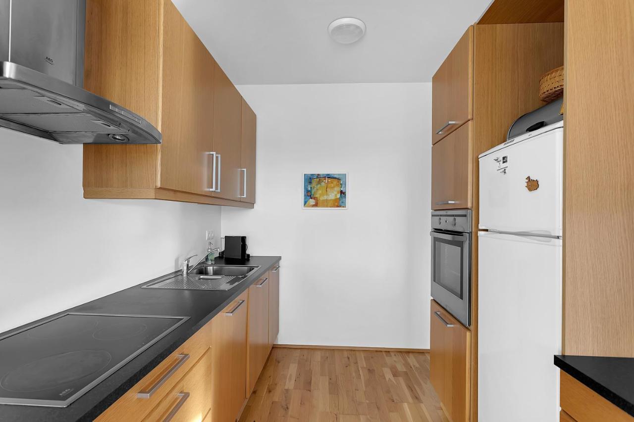 Lovely 3-bedroom Apartment *